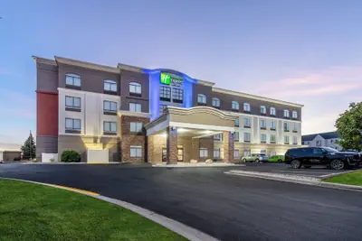 Photo 2 - Holiday Inn Express Hotel & Suites - Cheyenne by IHG