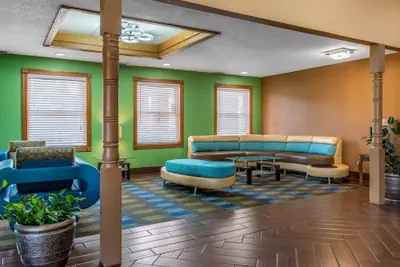 Photo 5 - Quality Inn & Suites Bedford West