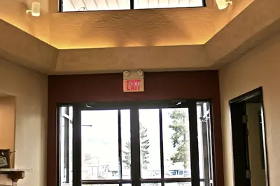 Photo 2 - Broadway Inn Conference Center