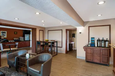 Photo 5 - SureStay Plus Hotel by Best Western Jackson
