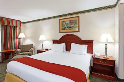 Photo 4 - Holiday Inn Express Hotel & Suites Tupelo by IHG