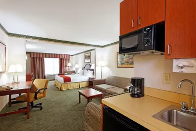 Photo 5 - Holiday Inn Express Hotel & Suites Tupelo by IHG