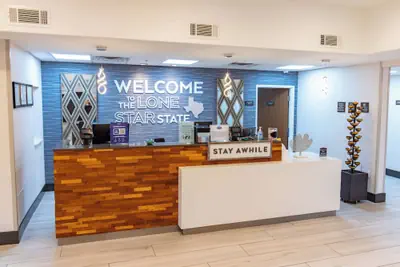 Photo 5 - Hampton Inn & Suites Denton