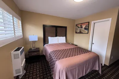 Photo 4 - Tahoe Sands Inn