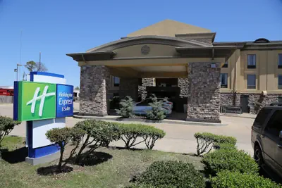 Photo 2 - Holiday Inn Express Hotel & Suites Cleveland by IHG