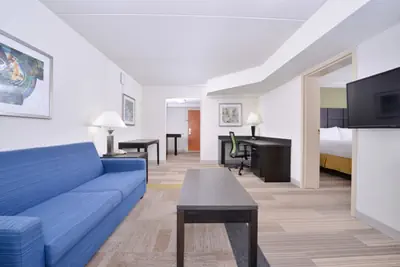 Photo 3 - Holiday Inn Express Hotel & Suites Mooresville - Lake Norman by IHG
