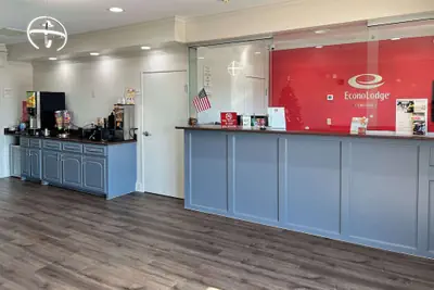 Photo 4 - Econo Lodge Beaumont I-10 South