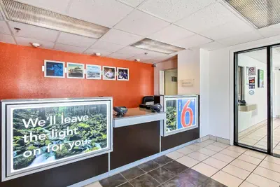 Photo 5 - Motel 6 Sunnyvale, CA - North