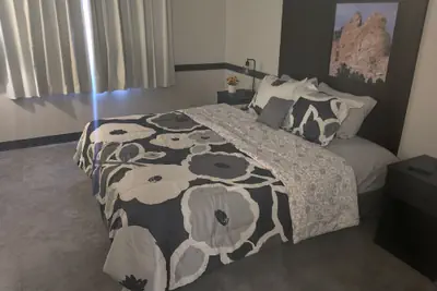 Photo 3 - The Suite Inn