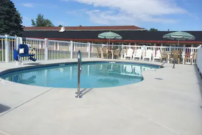 Photo 2 - Caravan Motel