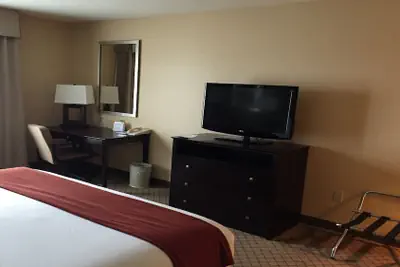 Photo 4 - Holiday Inn Express Sacramento Airport Woodland by IHG