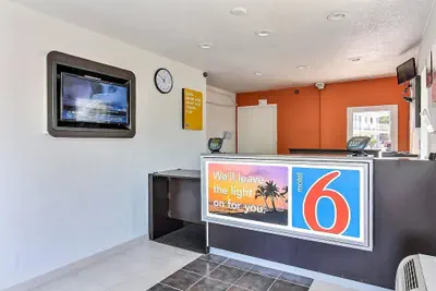 Photo 4 - Motel 6 Campbell, CA - San Jose