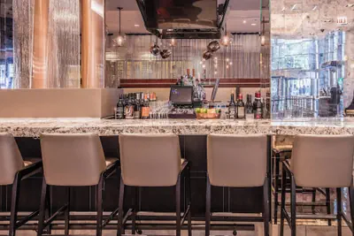 Photo 4 - Courtyard by Marriott Chicago Magnificent Mile