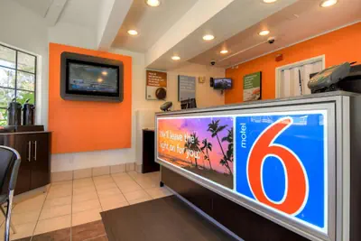 Photo 3 - Motel 6 San Dimas, CA - Los Angeles