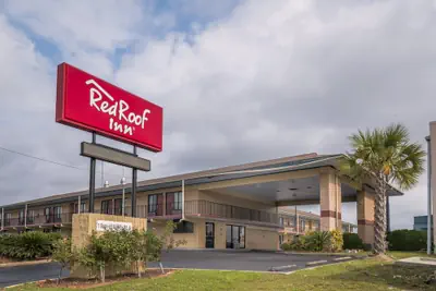 Photo 2 - Red Roof Inn Mobile - Midtown