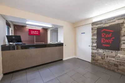 Photo 3 - Red Roof Inn Mobile - Midtown