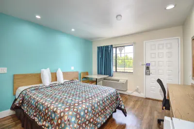 Photo 5 - Vagabond Inn Buttonwillow North I-5