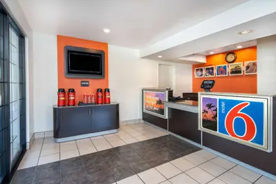 Photo 3 - Motel 6 Thousand Oaks, CA