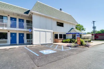 Photo 2 - Motel 6 Schiller Park, IL - Chicago O'Hare
