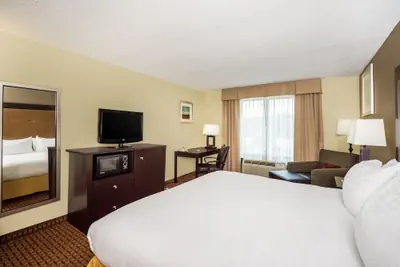 Photo 4 - Holiday Inn Express North East by IHG