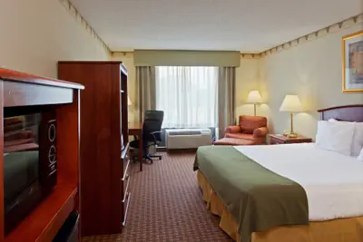 Photo 5 - Holiday Inn Express North East by IHG