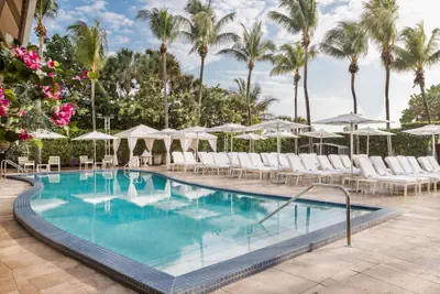 Photo 2 - Hilton Bentley Miami/South Beach