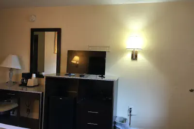 Photo 5 - Atlantic Motor Inn