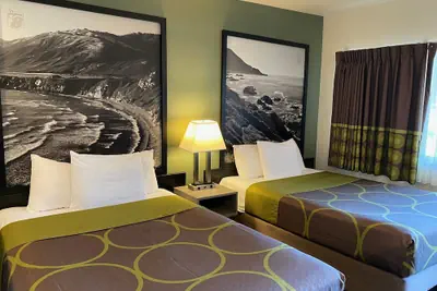 Photo 4 - Super 8 by Wyndham Monterey