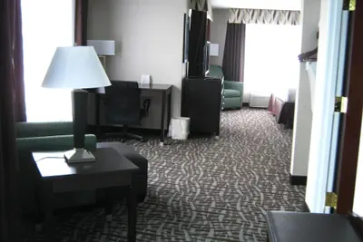Photo 5 - Holiday Inn Express & Suites North Lima by IHG