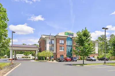Photo 2 - Holiday Inn Express & Suites North Lima by IHG