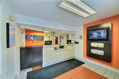 Photo 4 - Motel 6 San Marcos, TX