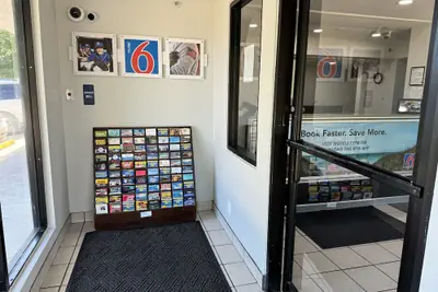 Photo 4 - Motel 6 Bradenton, FL