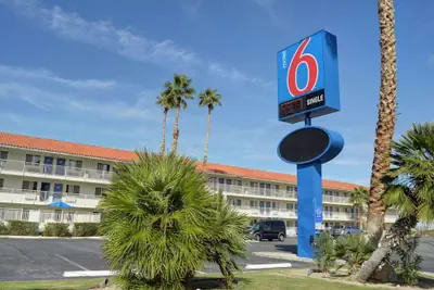 Photo 2 - Motel 6 Twentynine Palms, CA