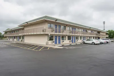 Photo 2 - Motel 6 Kansas City, MO - Airport