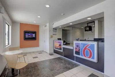 Photo 4 - Motel 6 Corona, CA