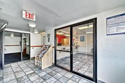 Photo 3 - Motel 6 Glenview, IL - Chicago North