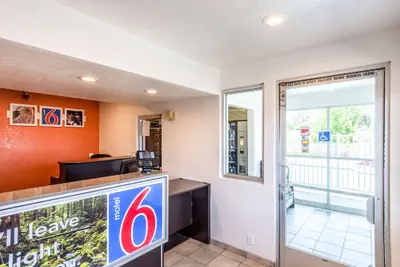 Photo 3 - Motel 6 Redding, CA - Central