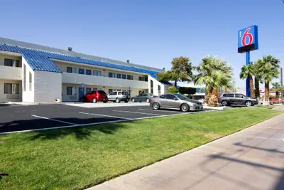 Photo 2 - Motel 6 North Palm Springs, CA - North
