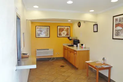 Photo 2 - Americas Best Value Inn Goldsboro