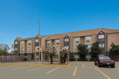 Photo 2 - Americas Best Value Inn & Suites Lake Charles at I-210 Exit 5