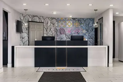 Photo 3 - La Quinta Inn & Suites by Wyndham Hesperia Victorville