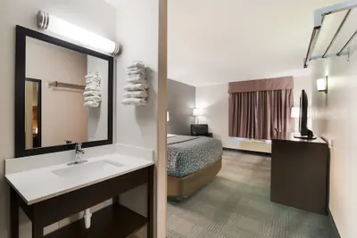 Photo 4 - Econo Lodge Williston