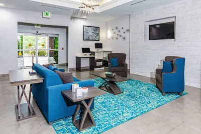 Photo 4 - La Quinta Inn & Suites by Wyndham Tomball
