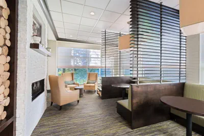 Photo 3 - Hilton Garden Inn Westbury