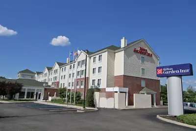 Photo 2 - Hilton Garden Inn Westbury