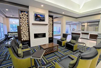 Photo 4 - Hilton Garden Inn Westbury