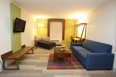 Photo 4 - Holiday Inn Express & Suites Newport News by IHG