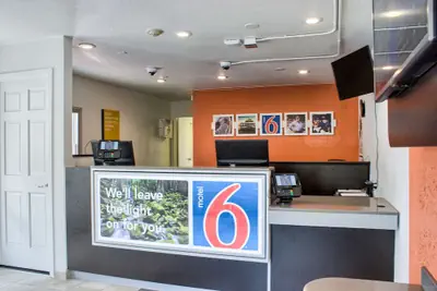 Photo 5 - Motel 6 Seattle, WA - South