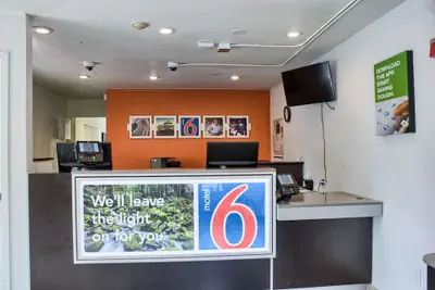 Photo 3 - Motel 6 Seattle, WA - South