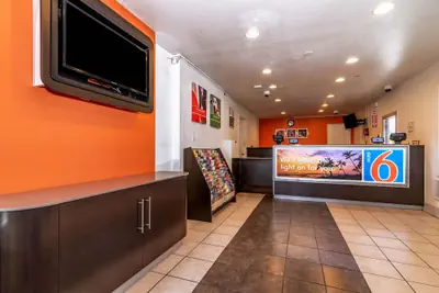 Photo 4 - Motel 6 Palm Springs, CA - East - Palm Canyon